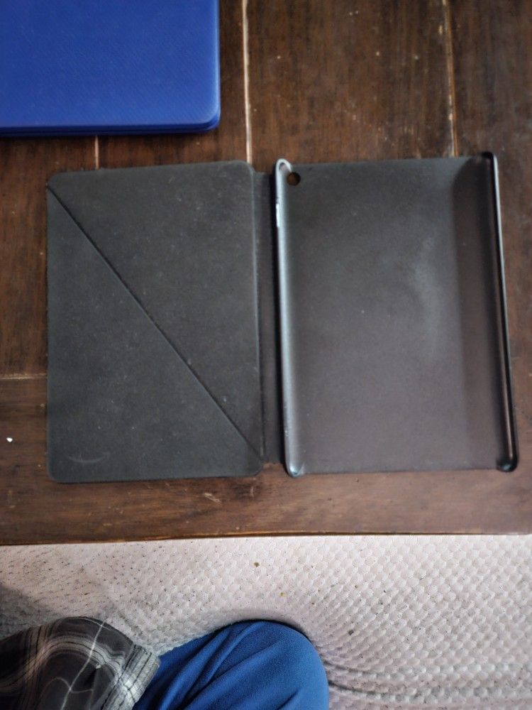 Free Amazon FIRE 8" Tablet Case 2020
