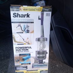 Shark Lift-away Vacumn