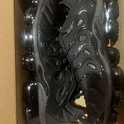 Brand New VaporMax Plus Size 11 Only$130 Retails For $250