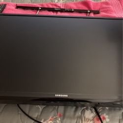 32” Samsung Tv With Wall Mount