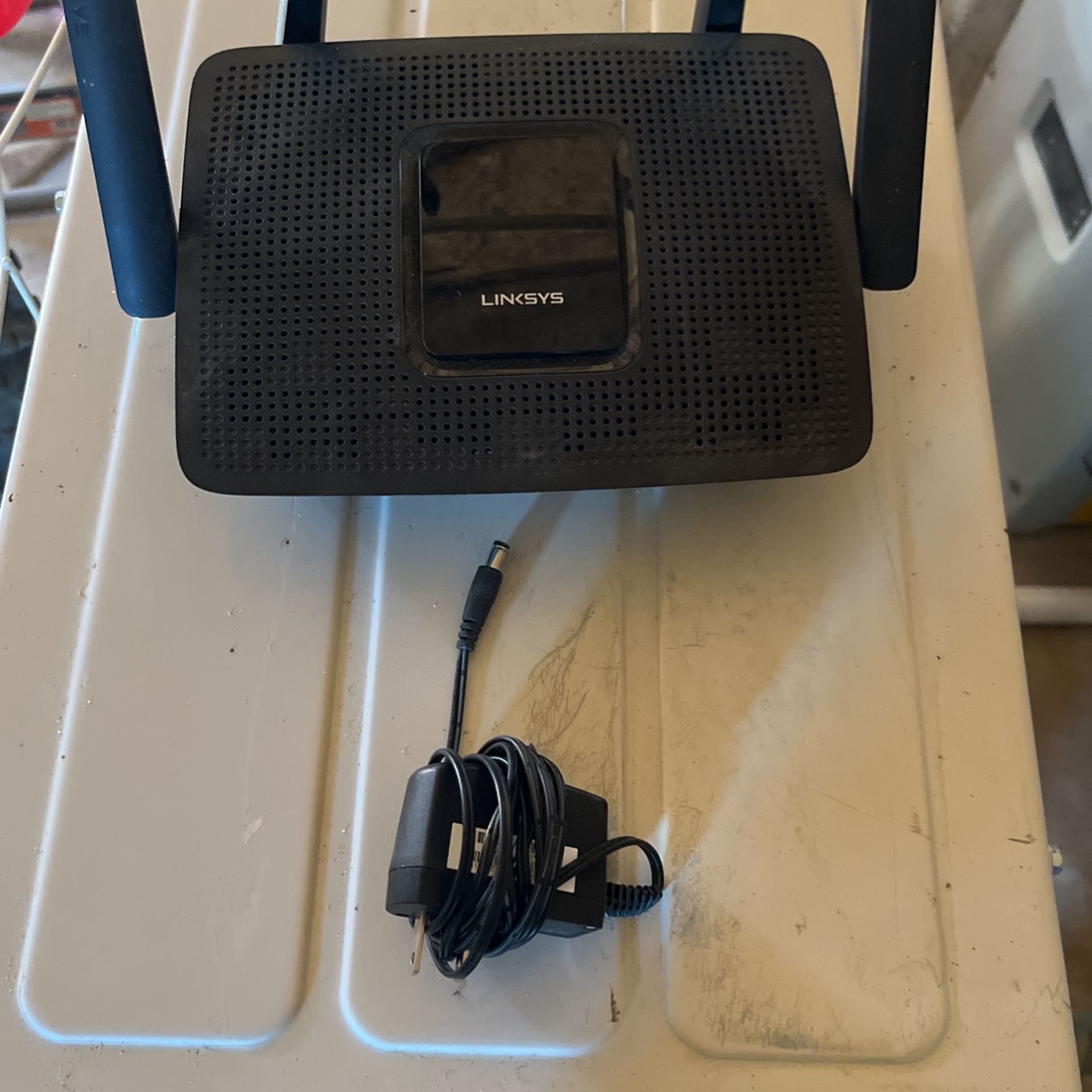 Linksys MR9000