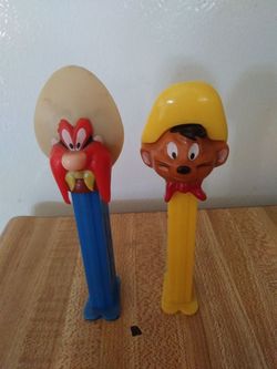 VINTAGE PEZ DISPENSERS