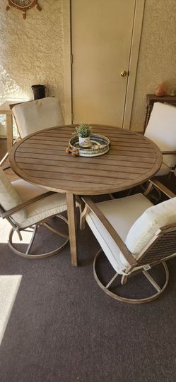 Outdoor Patio Dining Set with 4 Chairs