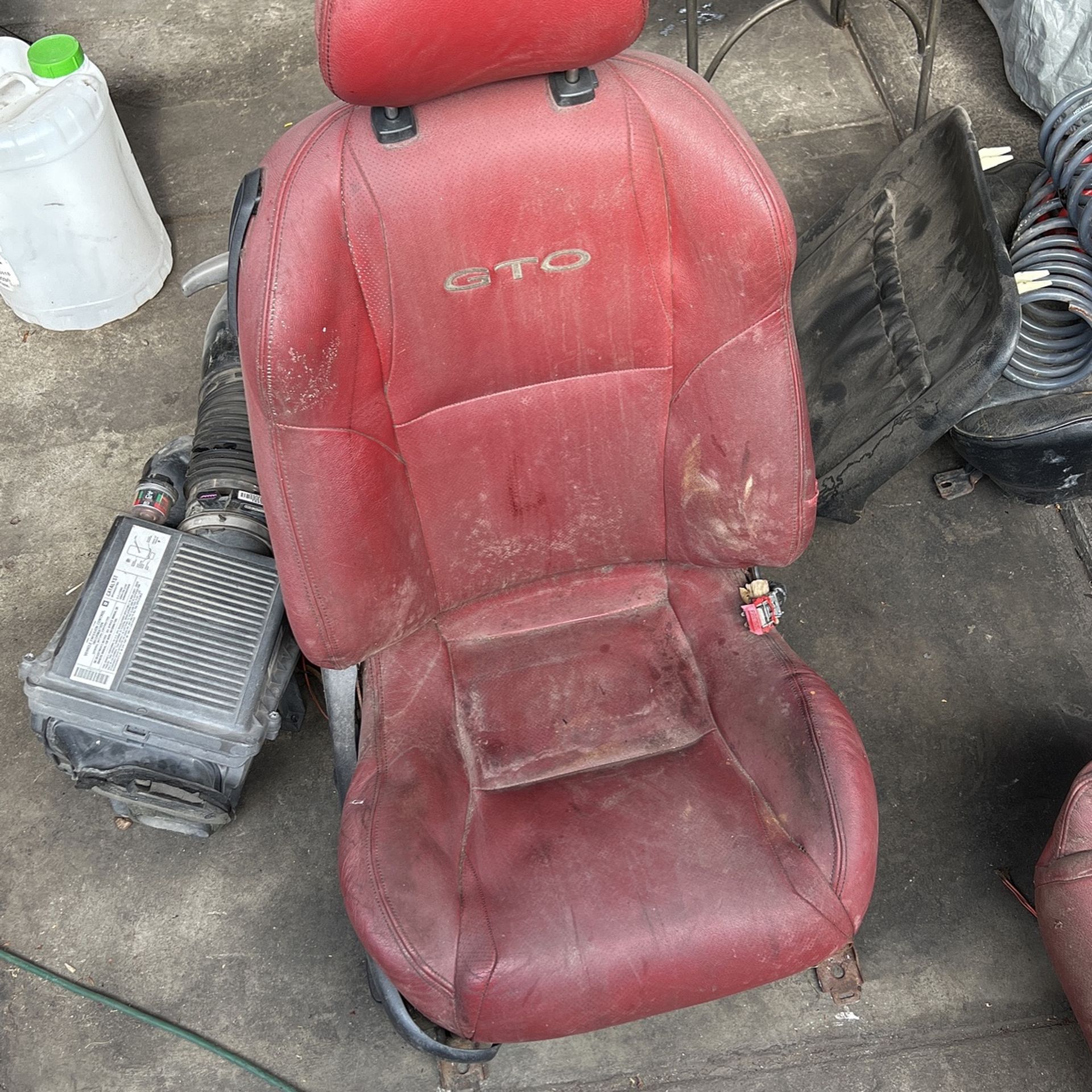 pontiac gto seats