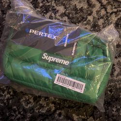 Supreme Puffer Pouch Green