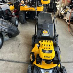 DEWALT
21 in. 196cc E-GOV Engine 3-in-1 Gas RWD Self-Propelled Lawn Mower with High Rear Wheels