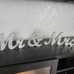 Wedding - MR & MRS  TABLETOP DECOR