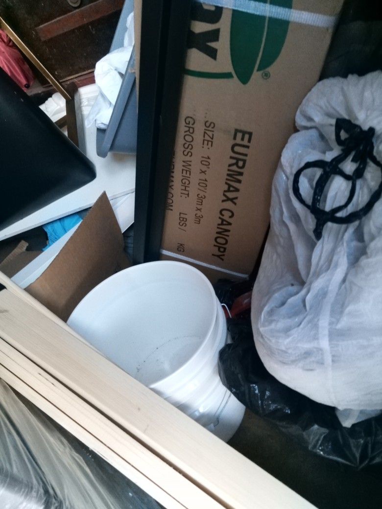 Eurmax Canopy 10x10. 3mx