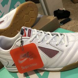 Nike sb gato QS supreme 9.5