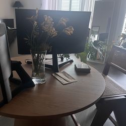 Samsung 24-inch Monitor 1920 x 1080 LCD