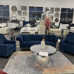 3 Piece Livingroom Set / Includes, Sofa, loveseat and chair. 