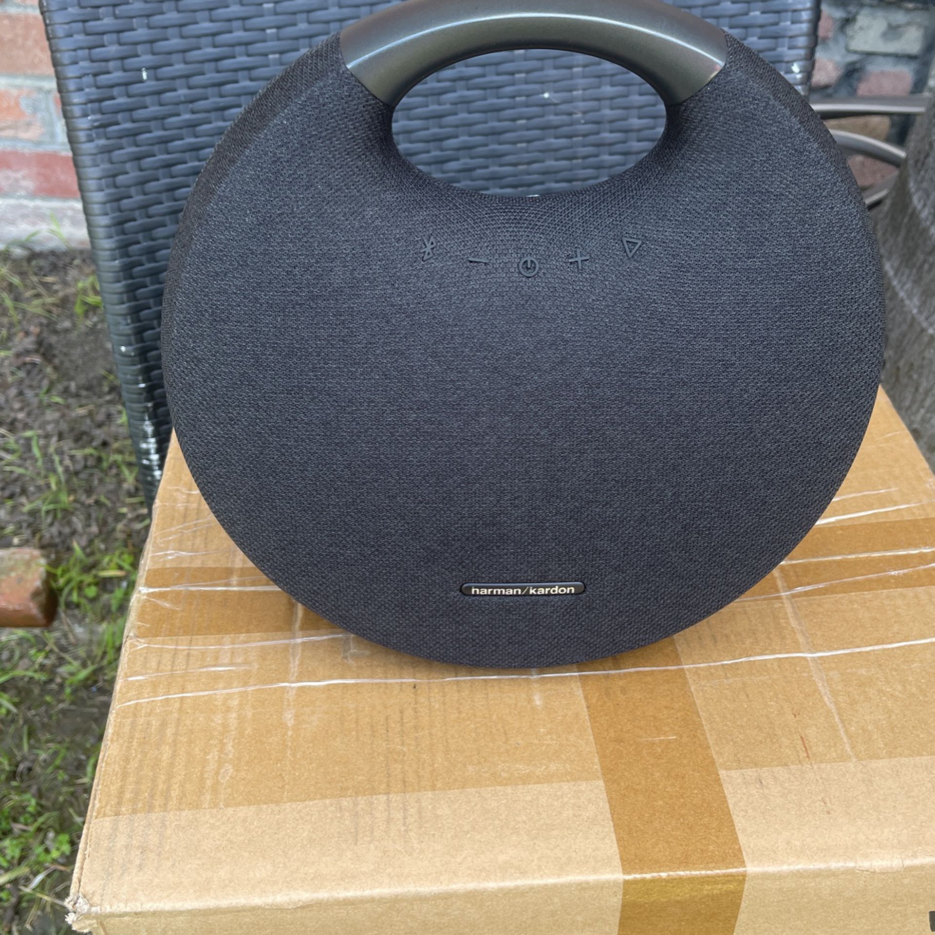 Harman Kardon Onyx Studio 6 Portable Bluetooth Speaker 
