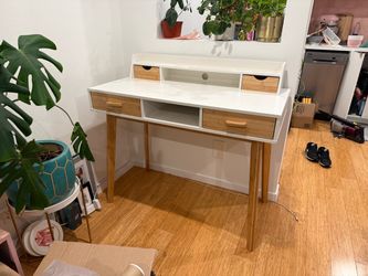 George Oliver Morrisville Desk with Hutch