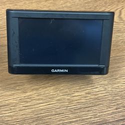 Garmin GPS Navigation System with Suction Mount – Tested