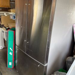 Kenmore Refrigerator 