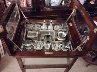 Beautiful Austrian bar cart c.1920s. Mahogany Rare !