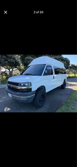 2017 Chevy Express 3500 Camper