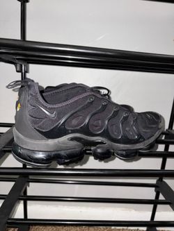 Men’s size 11 vapor maxes