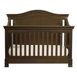 Baby Crib With Waterproof Mattress 