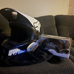 Off-Roading Black Helmet With Goggles Included Size 2XL