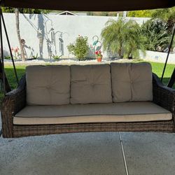 Patio Swing /Pick Up Only/cash 
