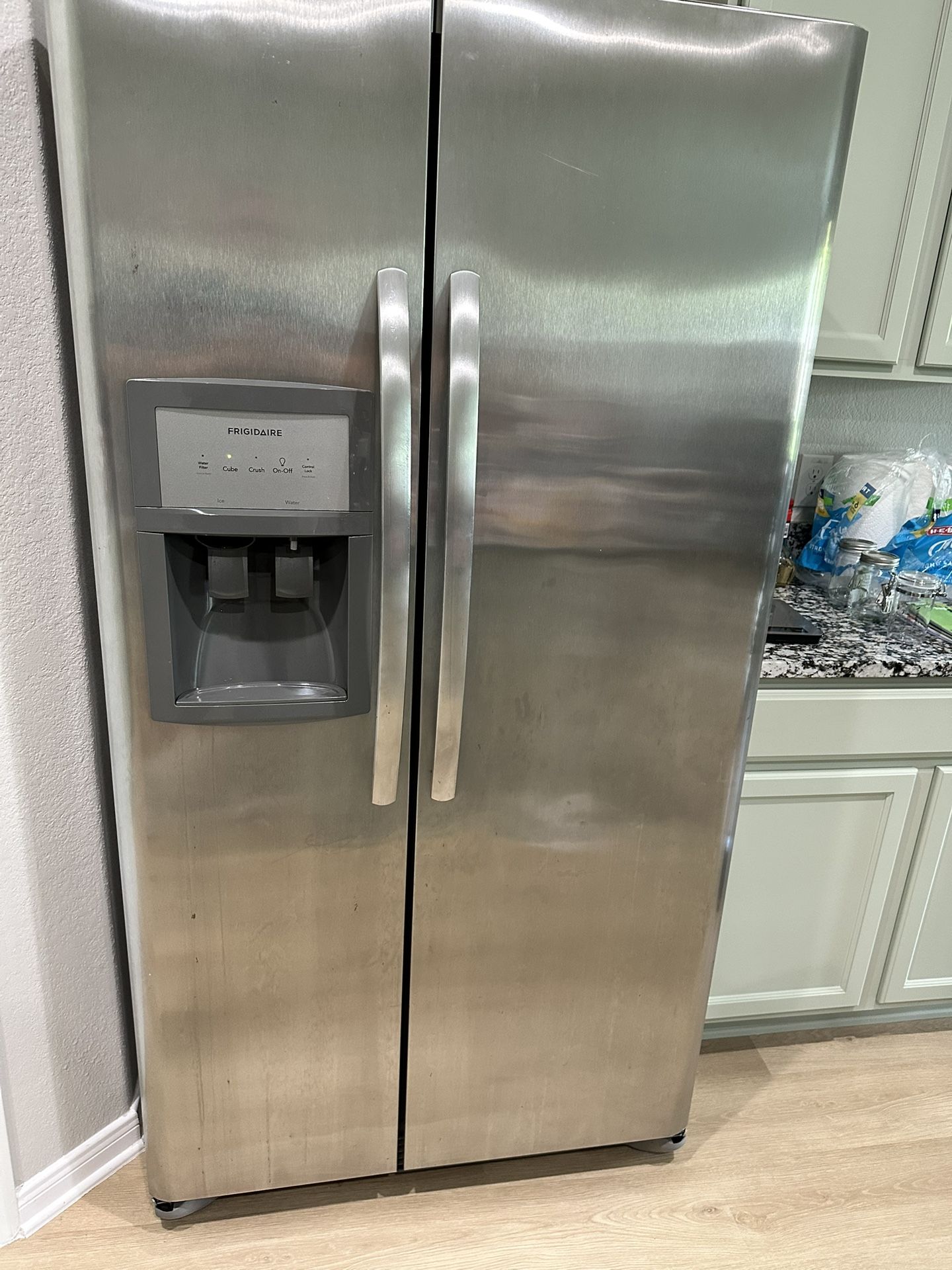 Frigidaire Stainless Side By Side Refrigerator Freezer