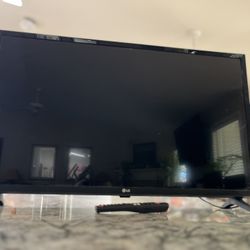 LG TV 32” Screen 