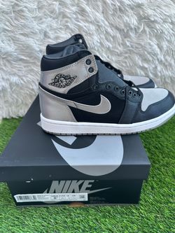 WMNS JORDAN 1 RETRO HIGH OG 'SATIN SHADOW'  size 8.5