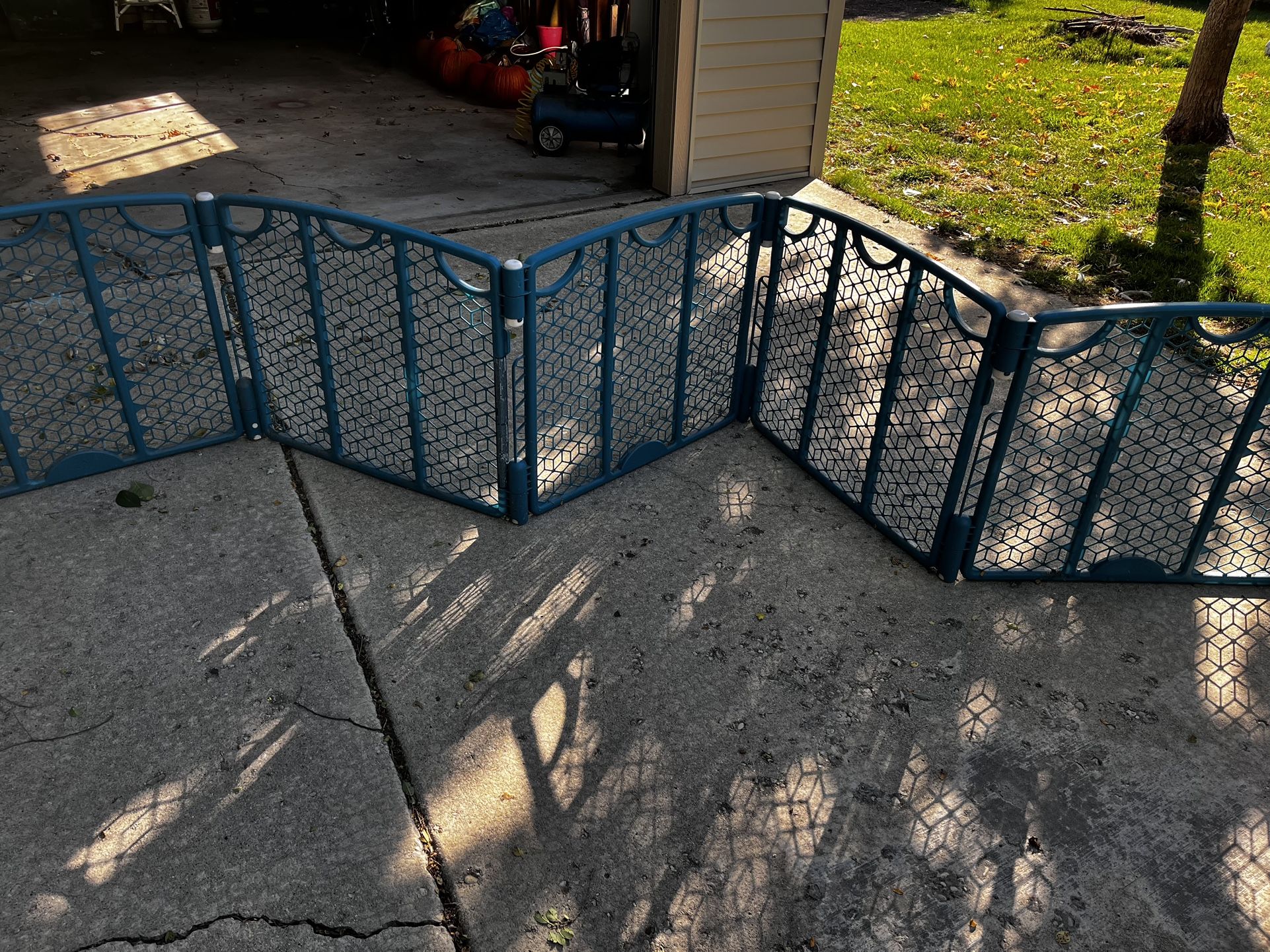 Baby/dog Barrier Fence collapsible and Removable Pieces