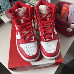Red University High Top Dunk 