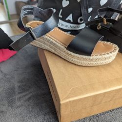 Small Wedge Sandals