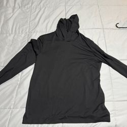 Alo Conquer Long Sleeve With Hood Men Size Medium Color Black 