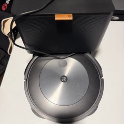 Irobot vacuum and mop cleaner.