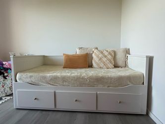 IKEA HEMNES Daybed with 2 Mattresses