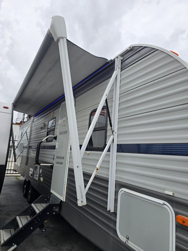 Rv Travel Trailer 30ft. 2020 $12999 Deal 🚨