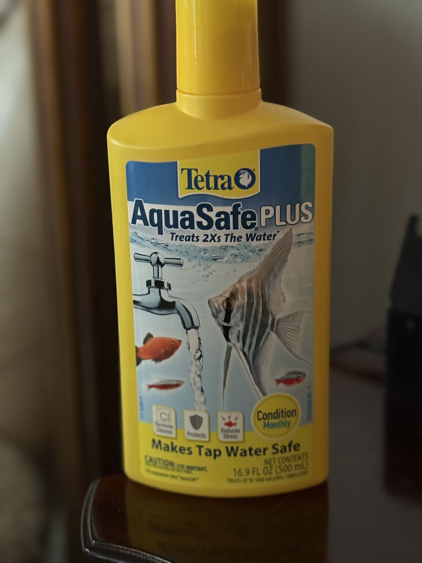 Tetra AquaSafe Plus 16.9 Ounces, aquarium Water Conditioner And Dechlorinator