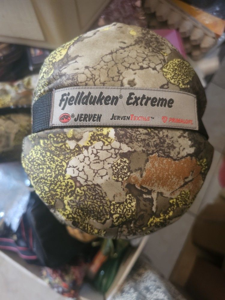 JERVEN EXTREME SLEEPING BAG! BRAND NEW! HI QUALITY! MAKE OFFER! CAMPING