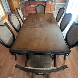 Dining Table w/ 8 Chairs 