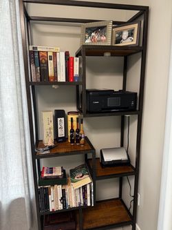 Book and decor shelving system