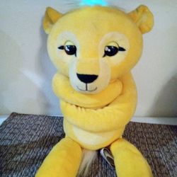 🦁 Sam...Yellow HUGS Lion...WowWee Fingerlings...Lights Up w/Sound!🦁