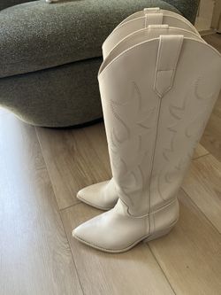 madden girl boots Size 8