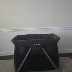 Nuna Play Yard And Travel Crib