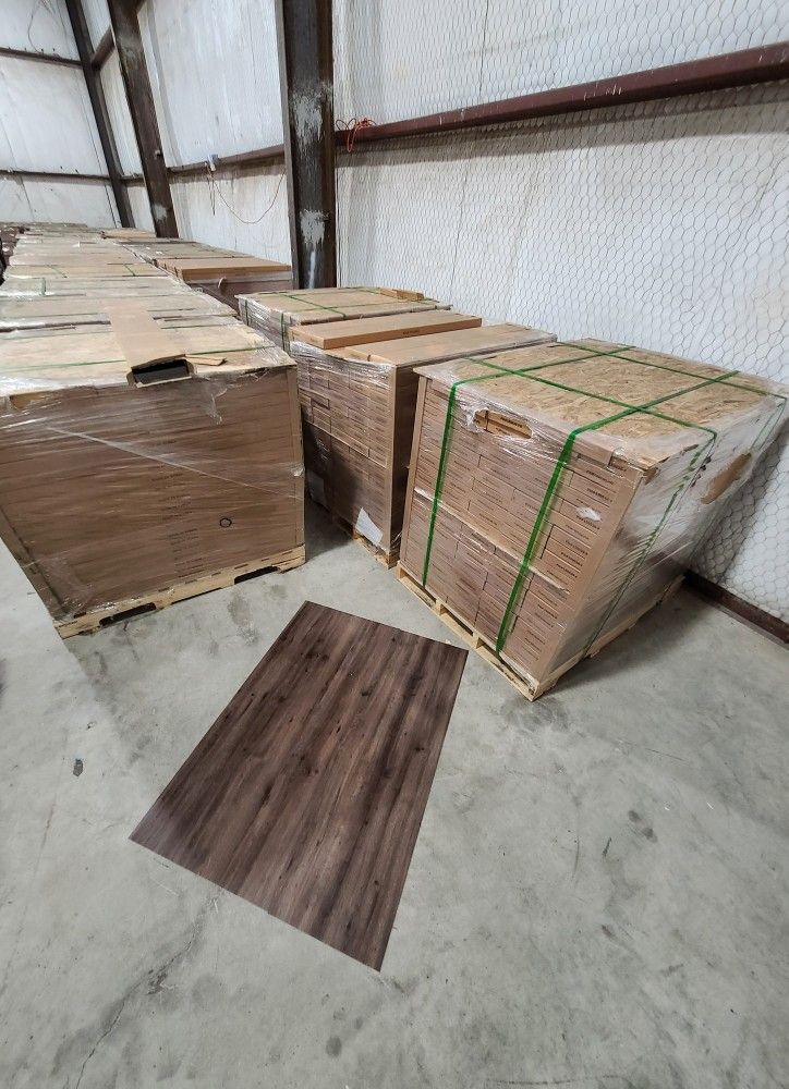 Luxury vinyl flooring!!! Only .67 cents a sq ft!! Liquidation close out! QMS4Z