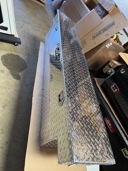 DeeZee DZ 6170N Specialty Series Truck Bed Tool Box - Narrow Crossover Style - Aluminum - 5.75 Cu Ft - Silver