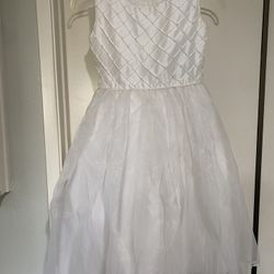 Girls Size 7 white fancy dress