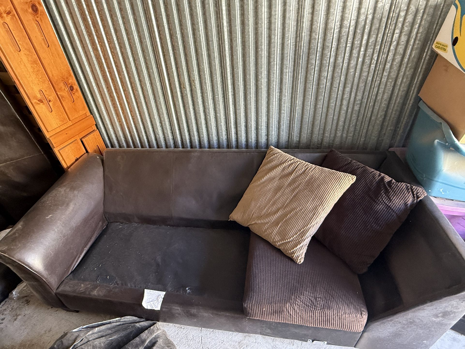 L Shaped Couch (includes All Pillows) With Ottoman