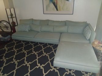 3 Piece Sectional Couch w/ pillows