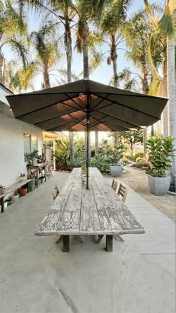 15’ft Long Double-Sided Outdoor Patio Umbrella with Base and Chargeable Light