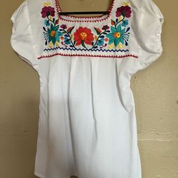 Blusa Estilo Mexicano Size S $7