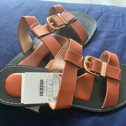 Brown Flat Sandals For Women. Size 40 or 9 or 9.5